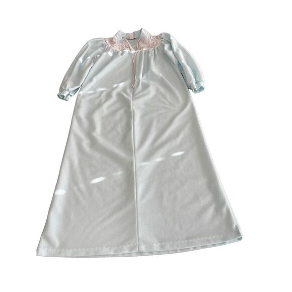 Vintage Vandemere Robe Nightgown size Medium - Picture 1 of 5